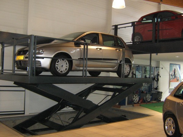 Car on Car Lift Table