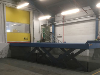 Double horizontal loading bay lift