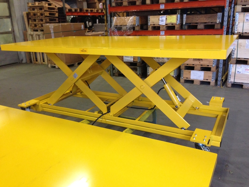 Double horizontal scissor lift on castors