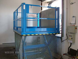 Fully extended indoor loading bay lift