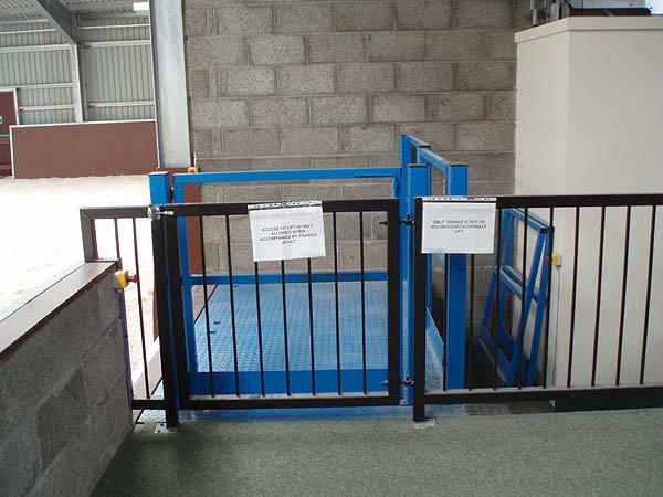 Lift table fitted at a riding school for the disabled