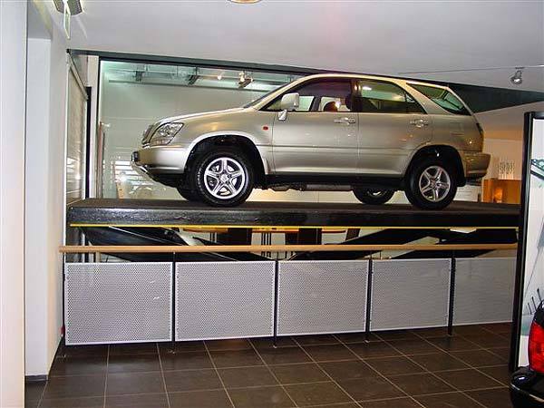 Mercedes car lift