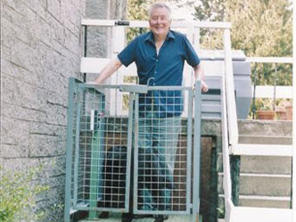 Mobility impaired garden lift