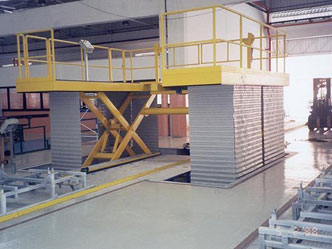 Variable height access platform on large goods vehicle production line