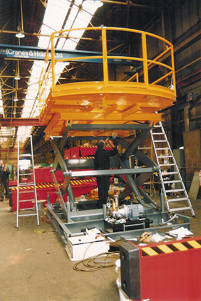 Channel Tunnel maintenance lift for high reach cable maintenance under tunnel conditions (Section 1)