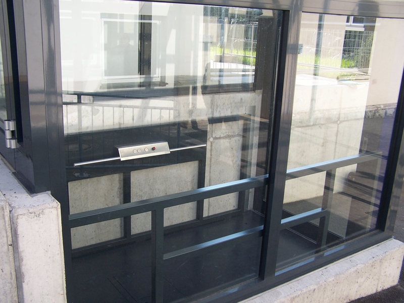Disabled access lift (Section 1)