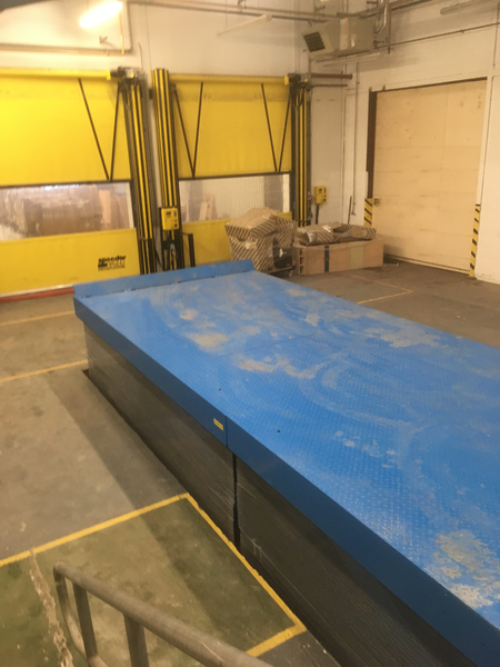 Double horizontal loading bay lift (Section 2)