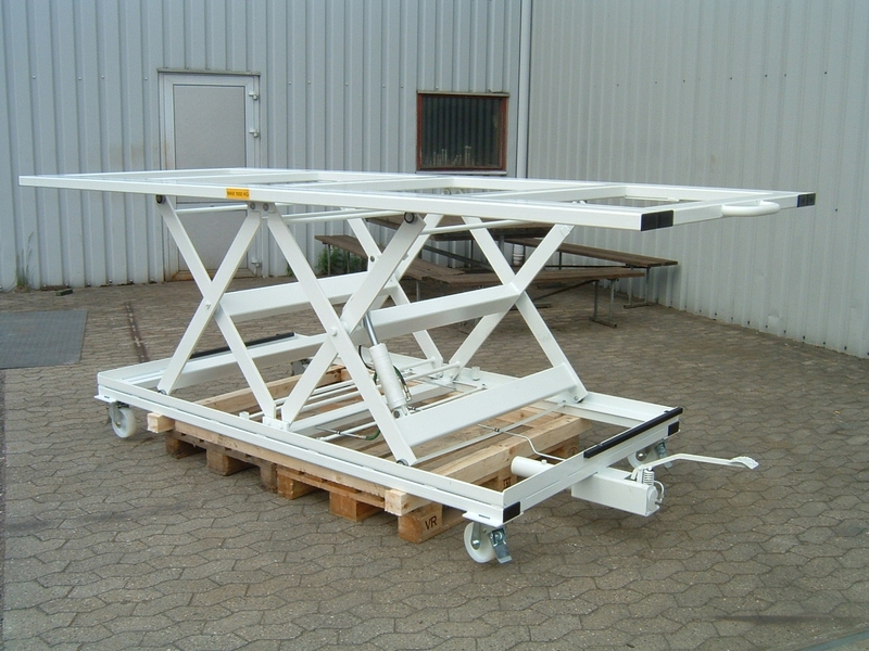 Double Horizontal mobile foot pumped lift table (Section 1)