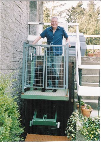Mobility impaired garden lift (Section 1)