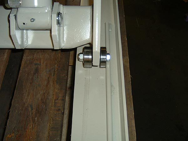 Scissor Lift Table with guided arm roller (Section 1)
