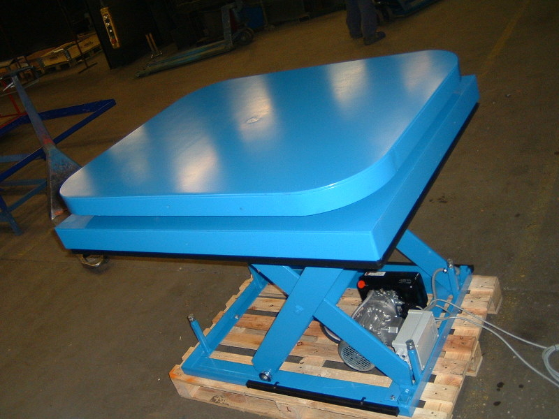 Scissor lift with turntable (Section 2)