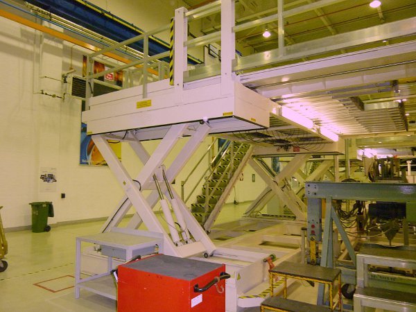 Single Scissor Lift Table with Access Platform (Section 2)