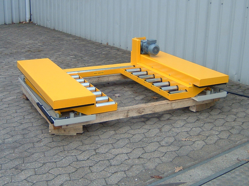 U-Shaped single scissor hydraulic lift with conveyor (Section 2)
