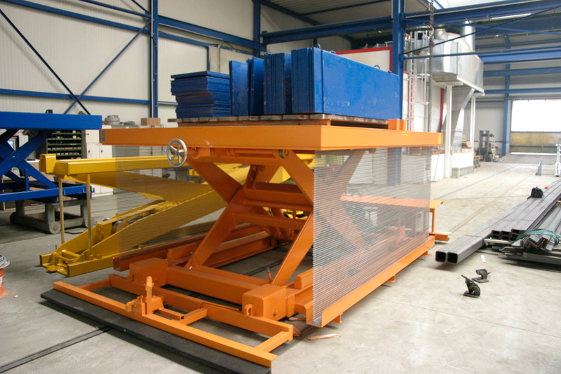 Work positioning platform list with 2 axis horizontal shift (Section 1)